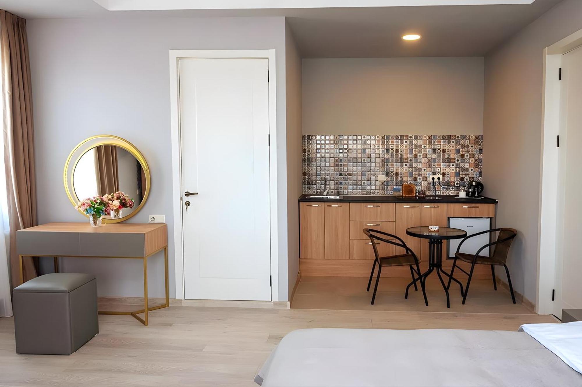 Tbilisi Mare Hotel Bagian luar foto